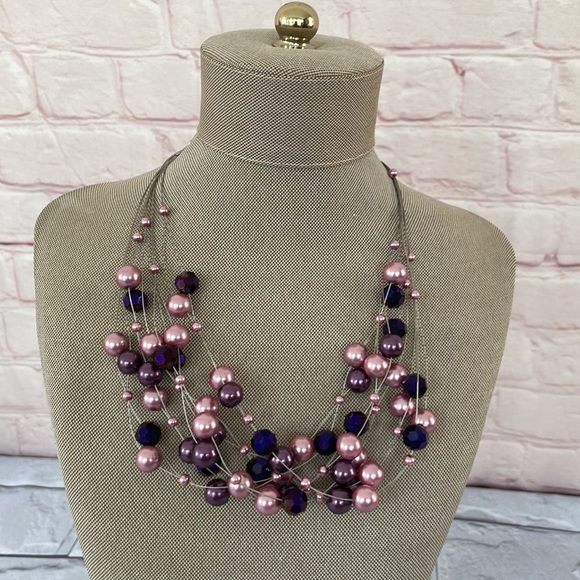 Multi strand faux pearls and beads necklace - Picture 3 of 6